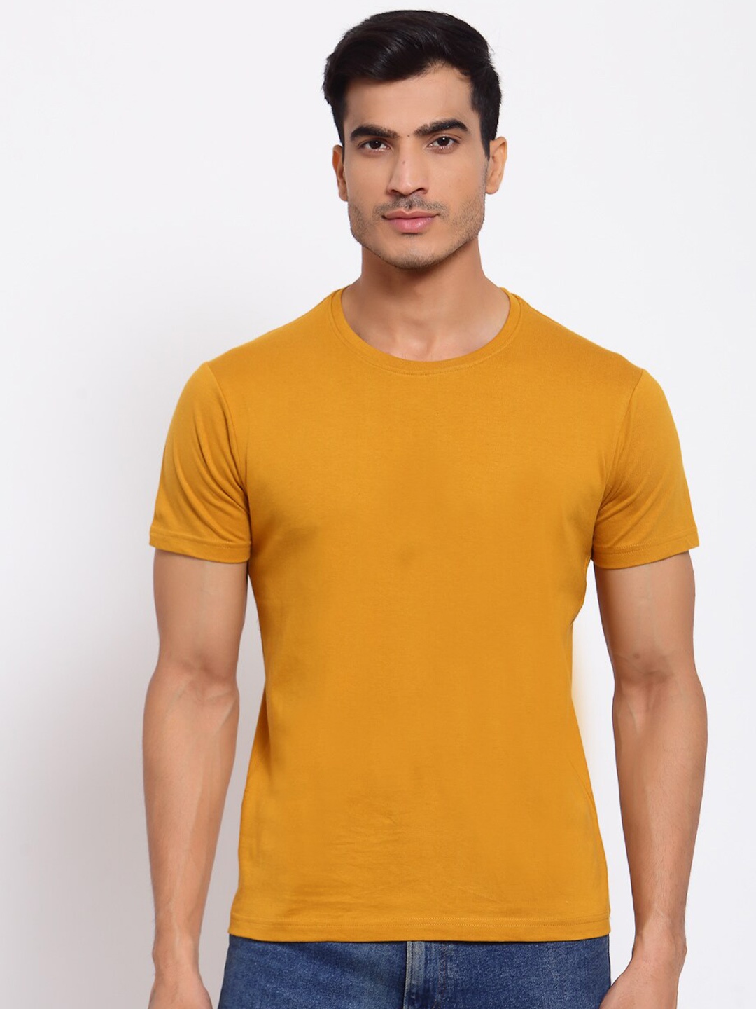 

FERANOID Men Mustard Yellow Solid Regular Fit T-shirt