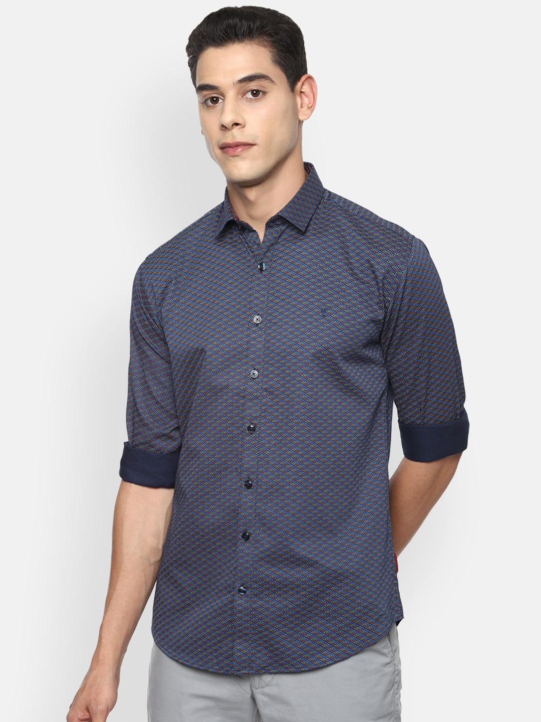 

V Dot Men Navy Blue Slim Fit Opaque Printed Casual Shirt