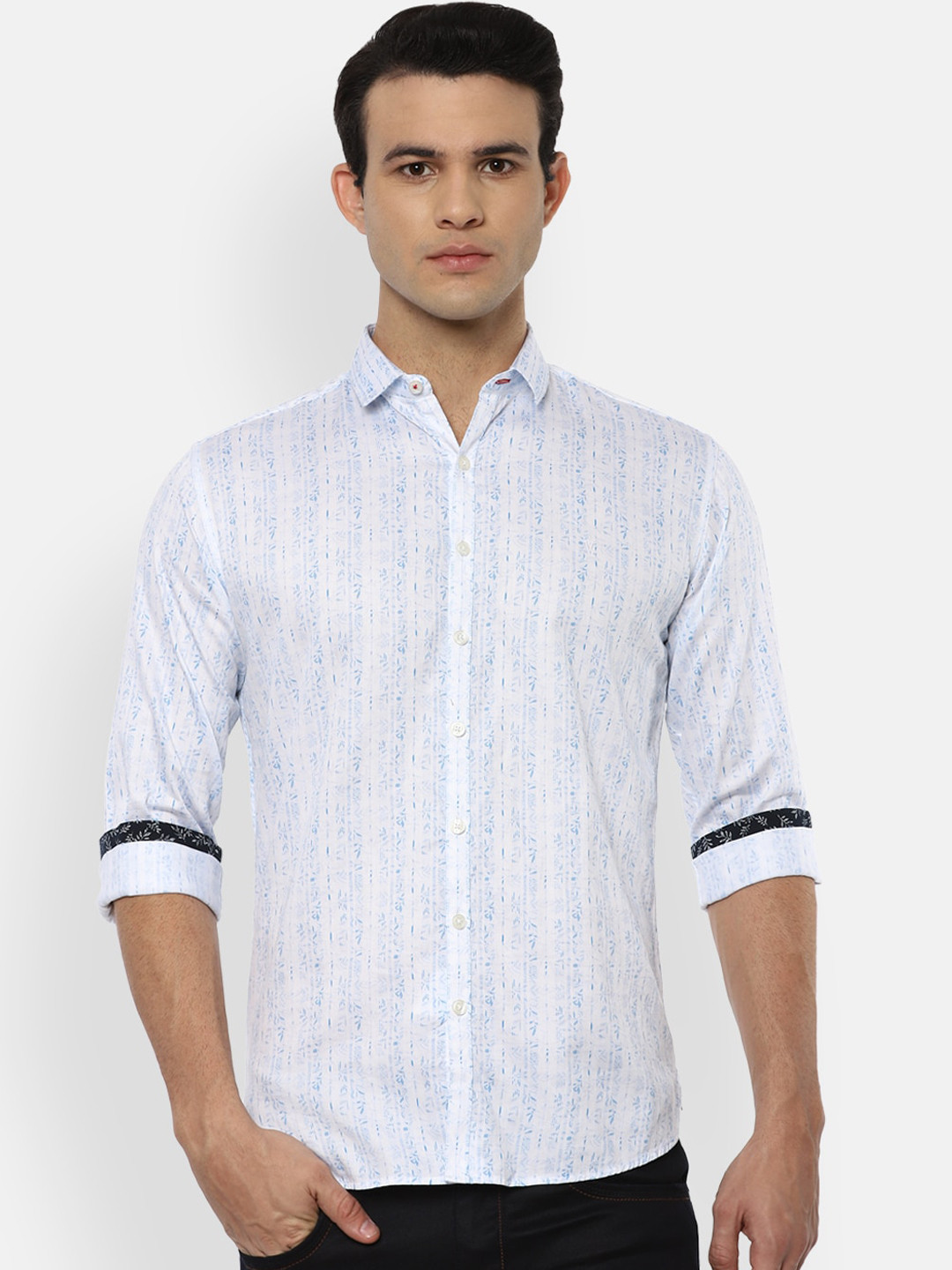 

V Dot Men White Slim Fit Opaque Striped Casual Shirt