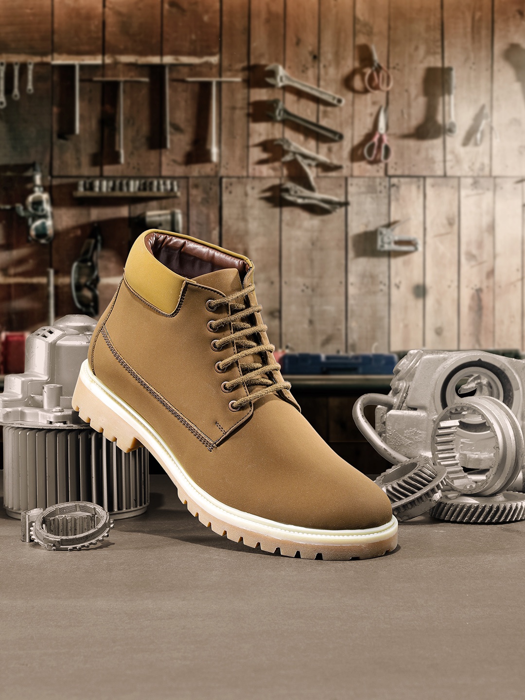 

Roadster Men Brown Solid Mid-Top Flat Boots
