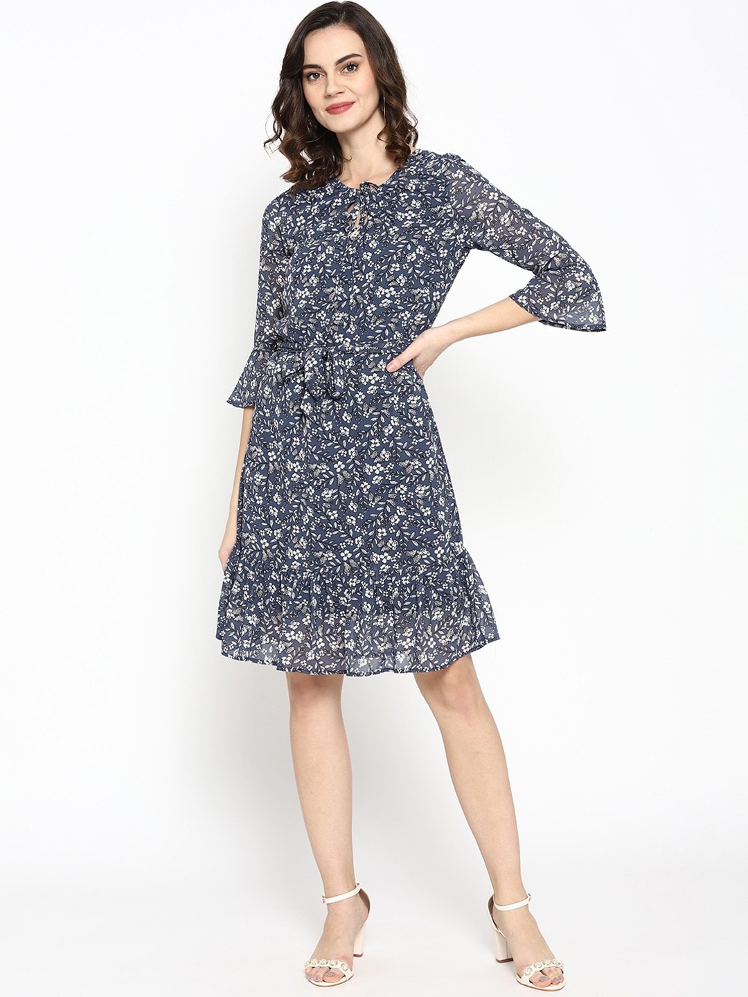 

SQew Navy Blue & White Floral Tie-Up Neck Dress