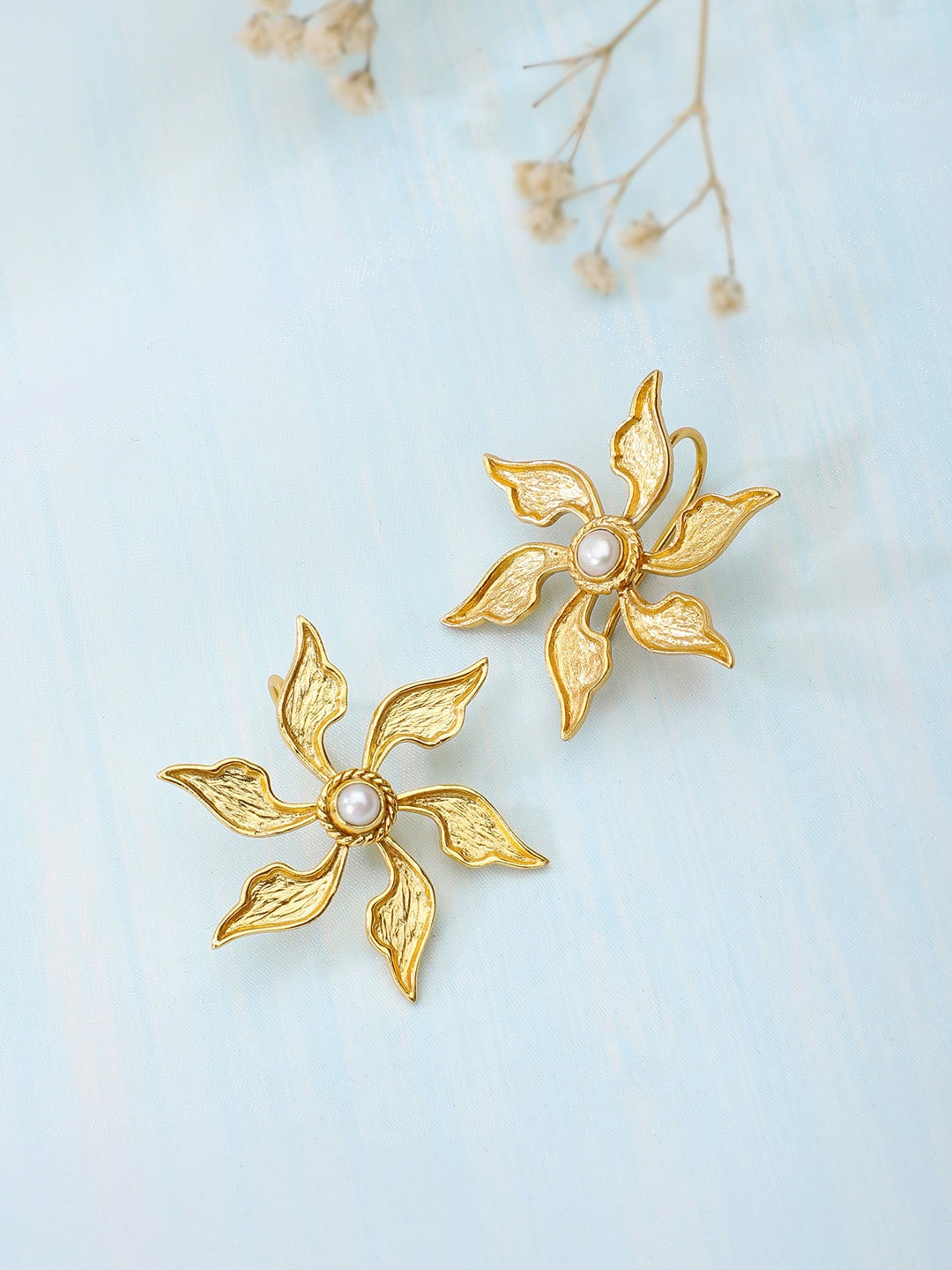 

Fabindia Gold-Toned & White Floral Studs Earrings