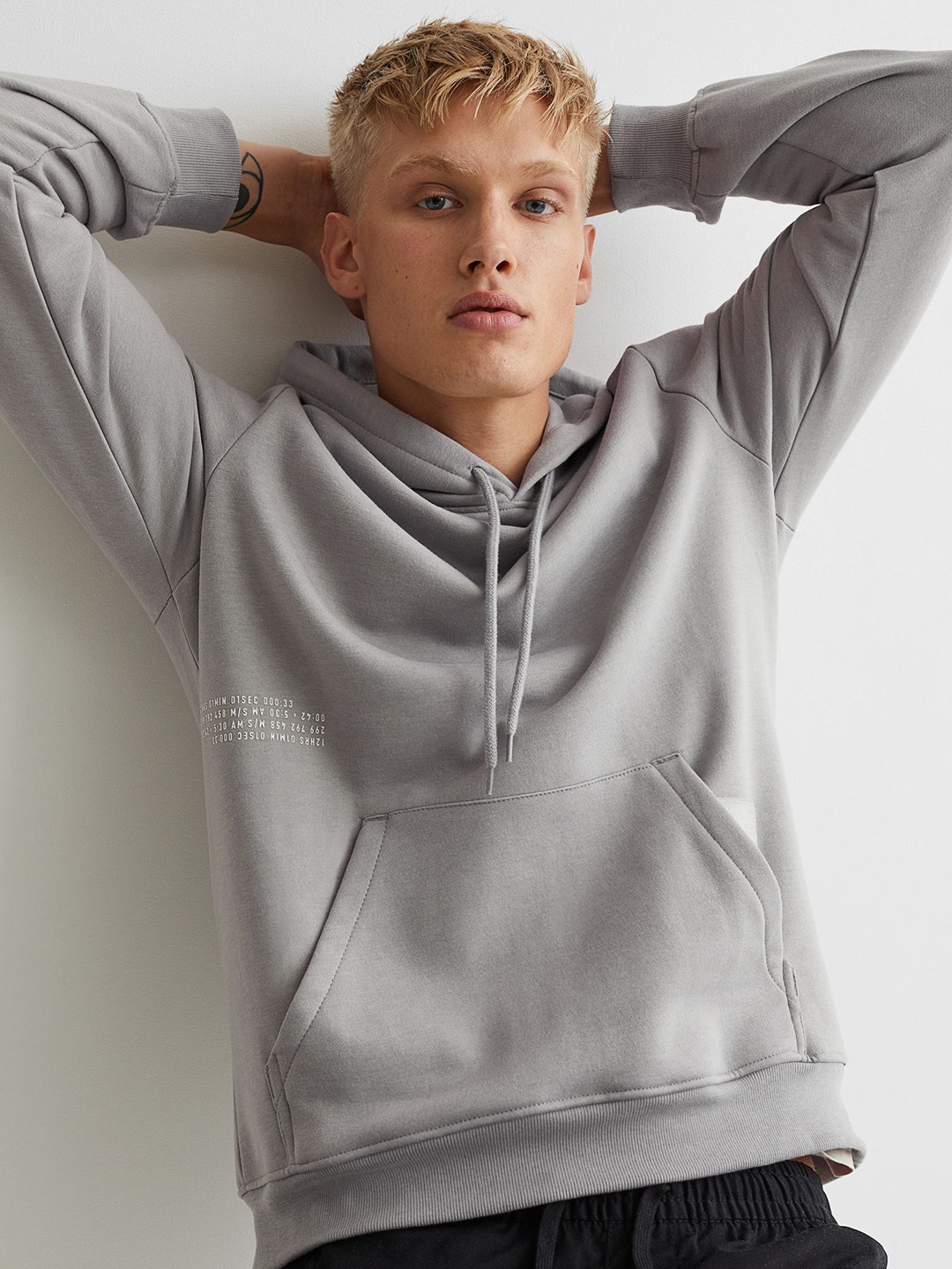 

H&M Men Grey Regular Fit Hoodie
