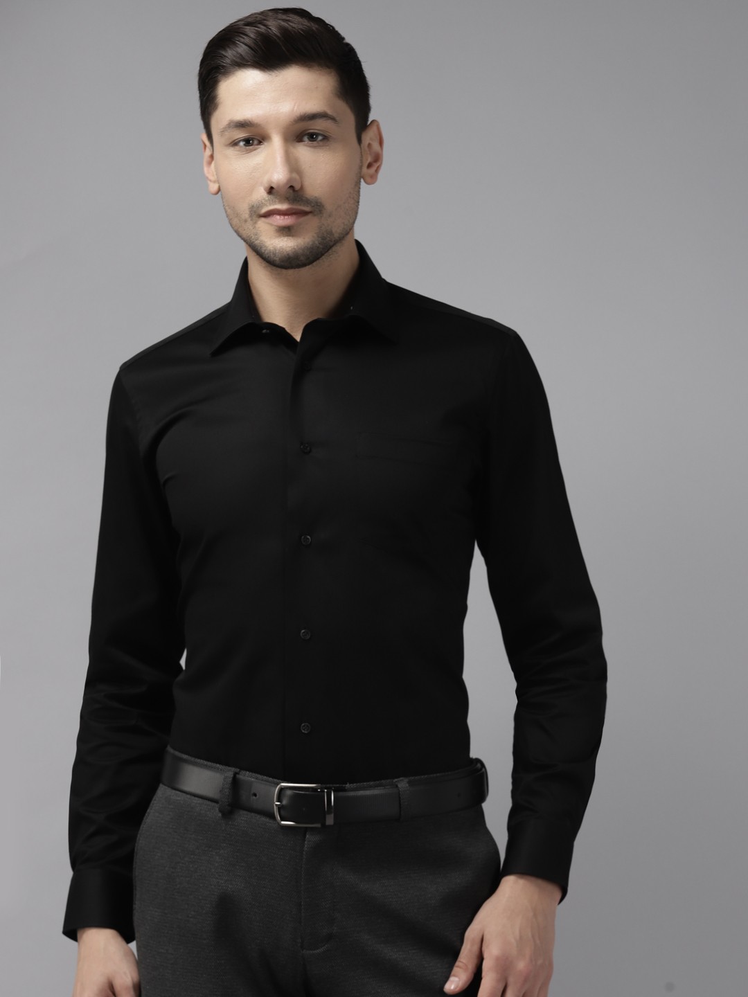 

Blackberrys Men Black Solid Cotton Slim Fit Formal Shirt