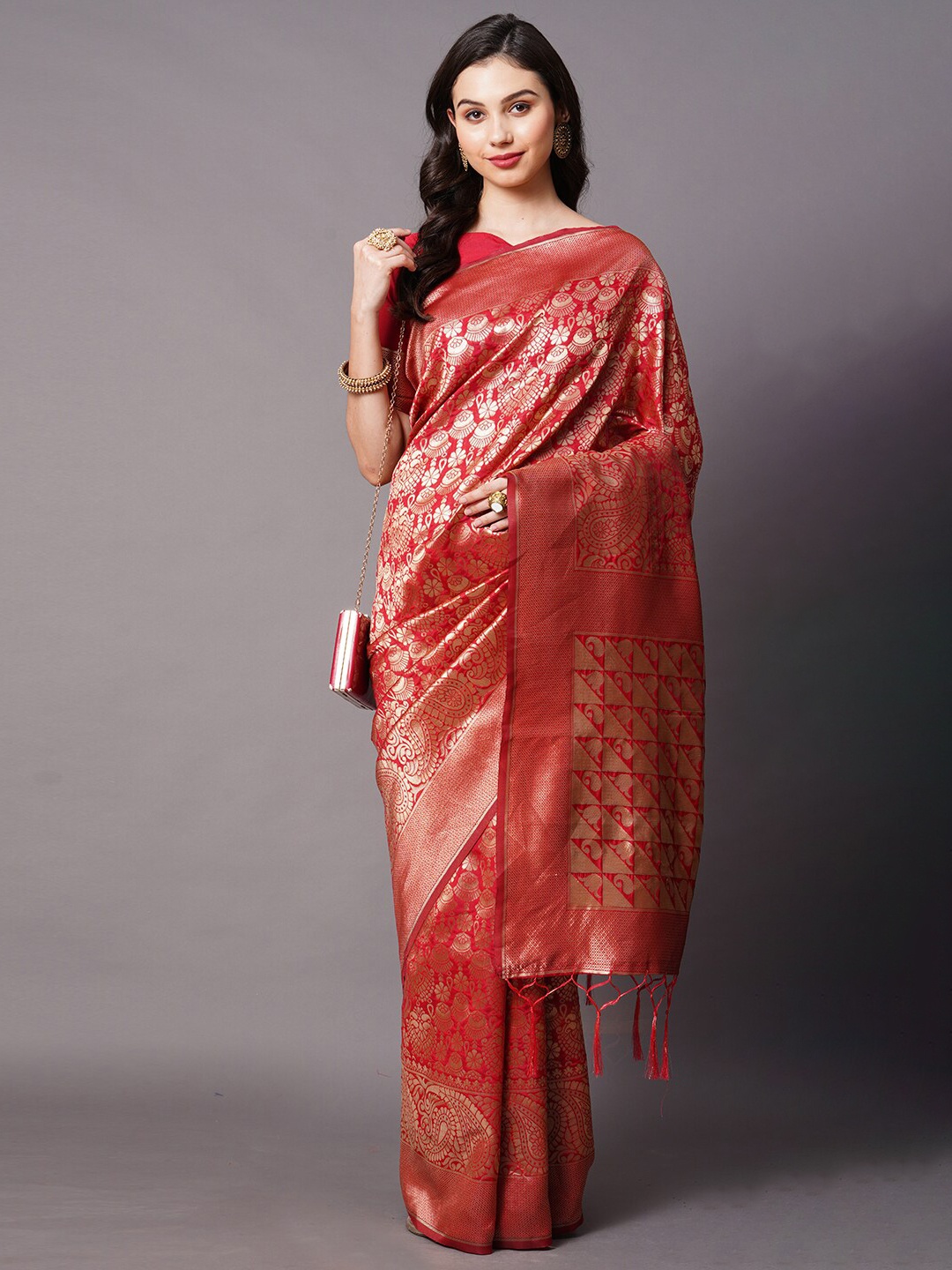 

Mitera Red & Gold-Toned Ethnic Motifs Zari Silk Blend Banarasi Saree