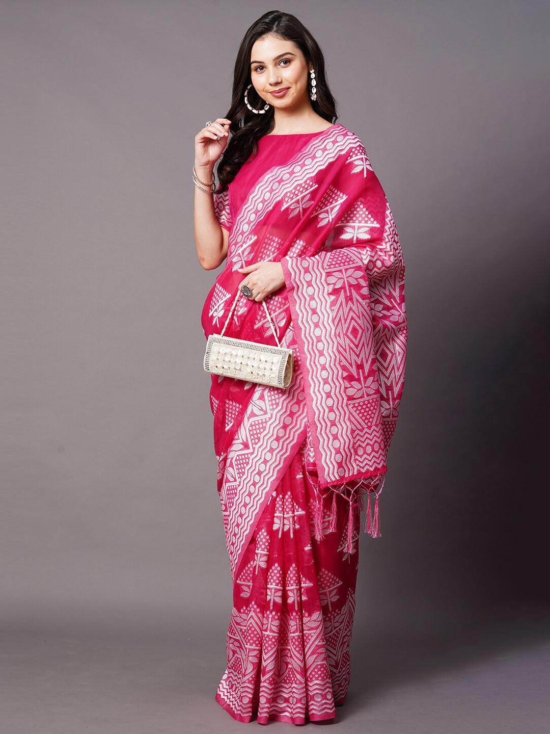 

Mitera Pink & Silver-Toned Woven Design Zari Silk Cotton Chanderi Saree