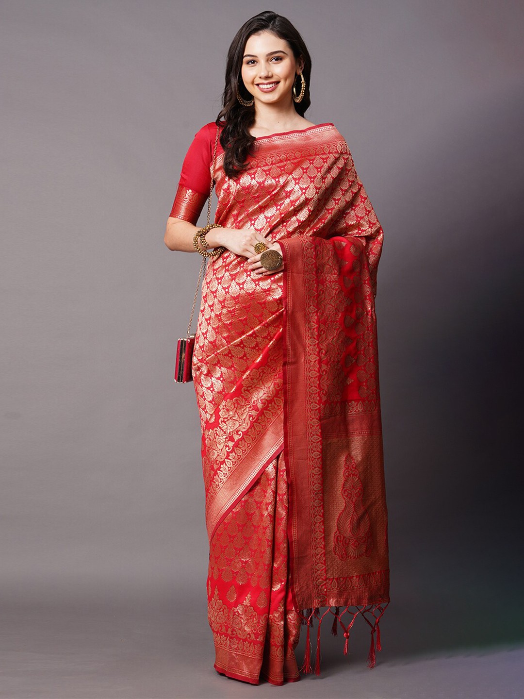 

Mitera Red & Gold-Toned Ethnic Motifs Zari Silk Blend Banarasi Saree