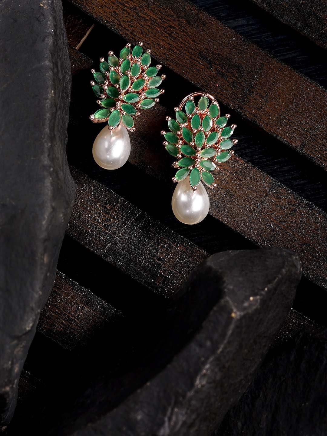 

Saraf RS Jewellery Green Leaf Shaped Drop Earrings