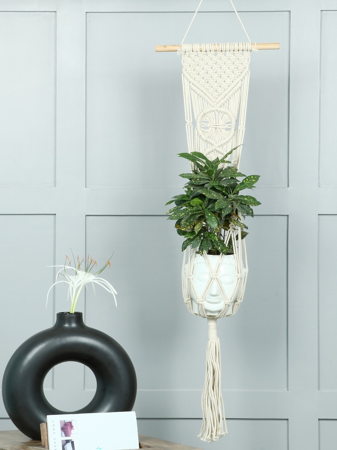 

BELLA TRUE Cream Wall Hanging Planter