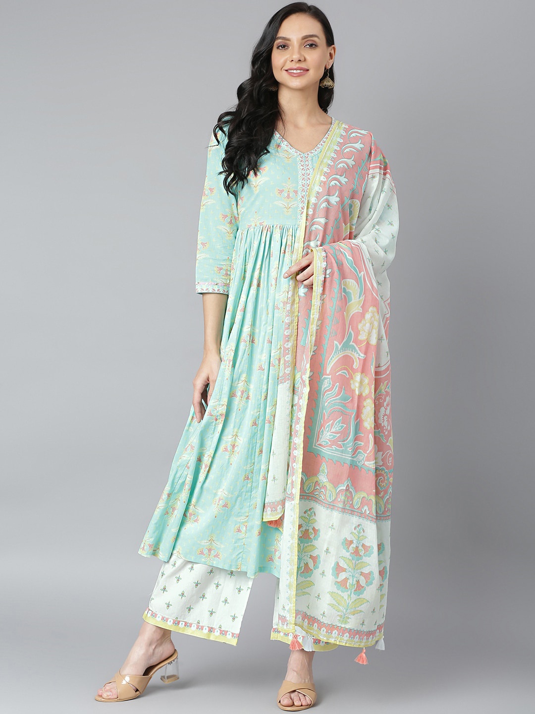 

QOMN Women Sea Green Floral Printed Pleated Sequinned Pure Cotton Kurta with Palazzos & With Dupatta