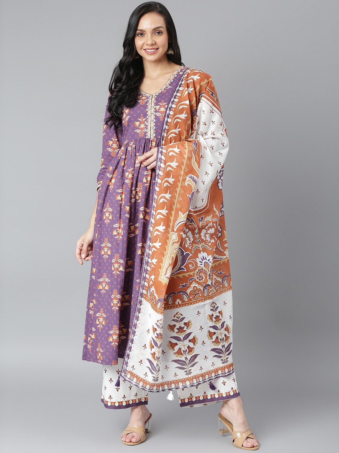 

QOMN Women Purple Floral Printed Regular Pure Cotton Kurta with Palazzos & Dupatta