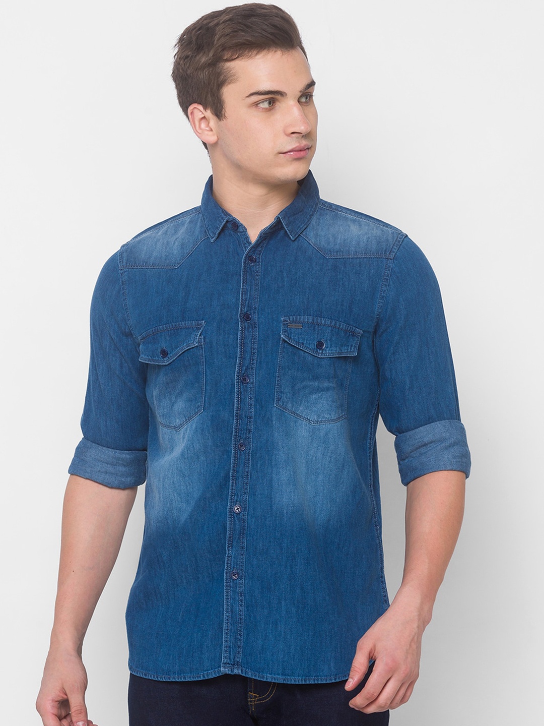 

Globus Men Blue Faded Casual Shirt