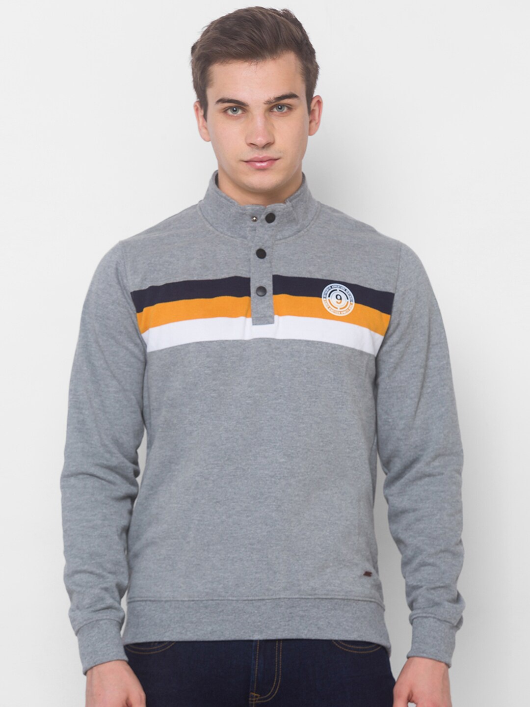 

Globus Men Grey Melange Mandarin Collar Applique T-shirt