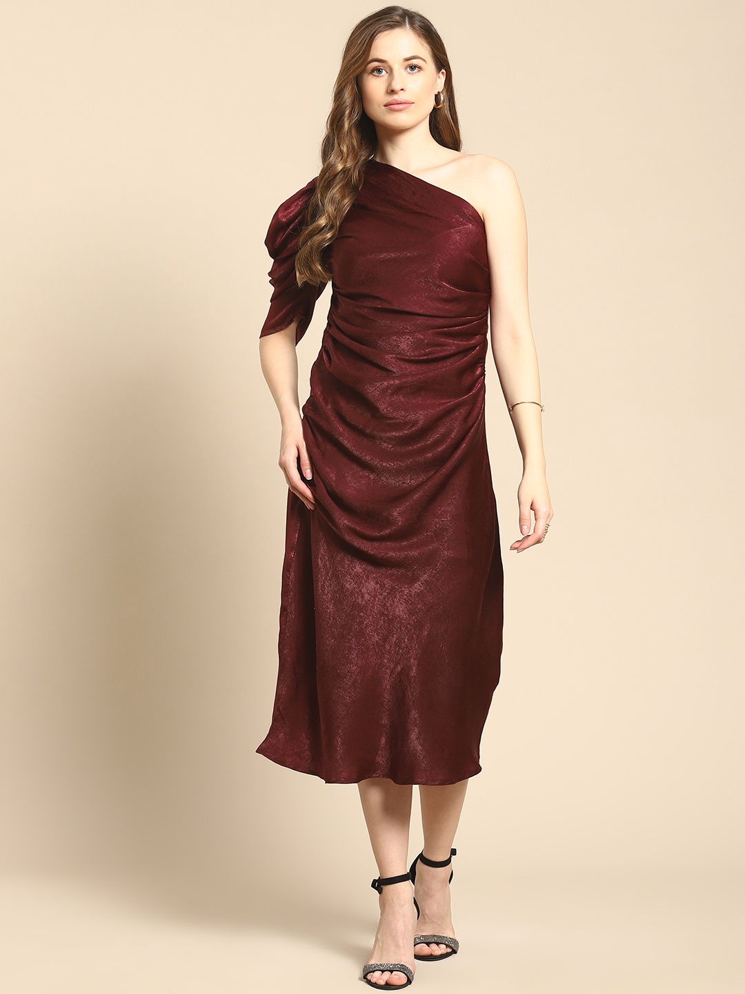 

WoowZerz Maroon One Shoulder Satin Sheath Midi Dress