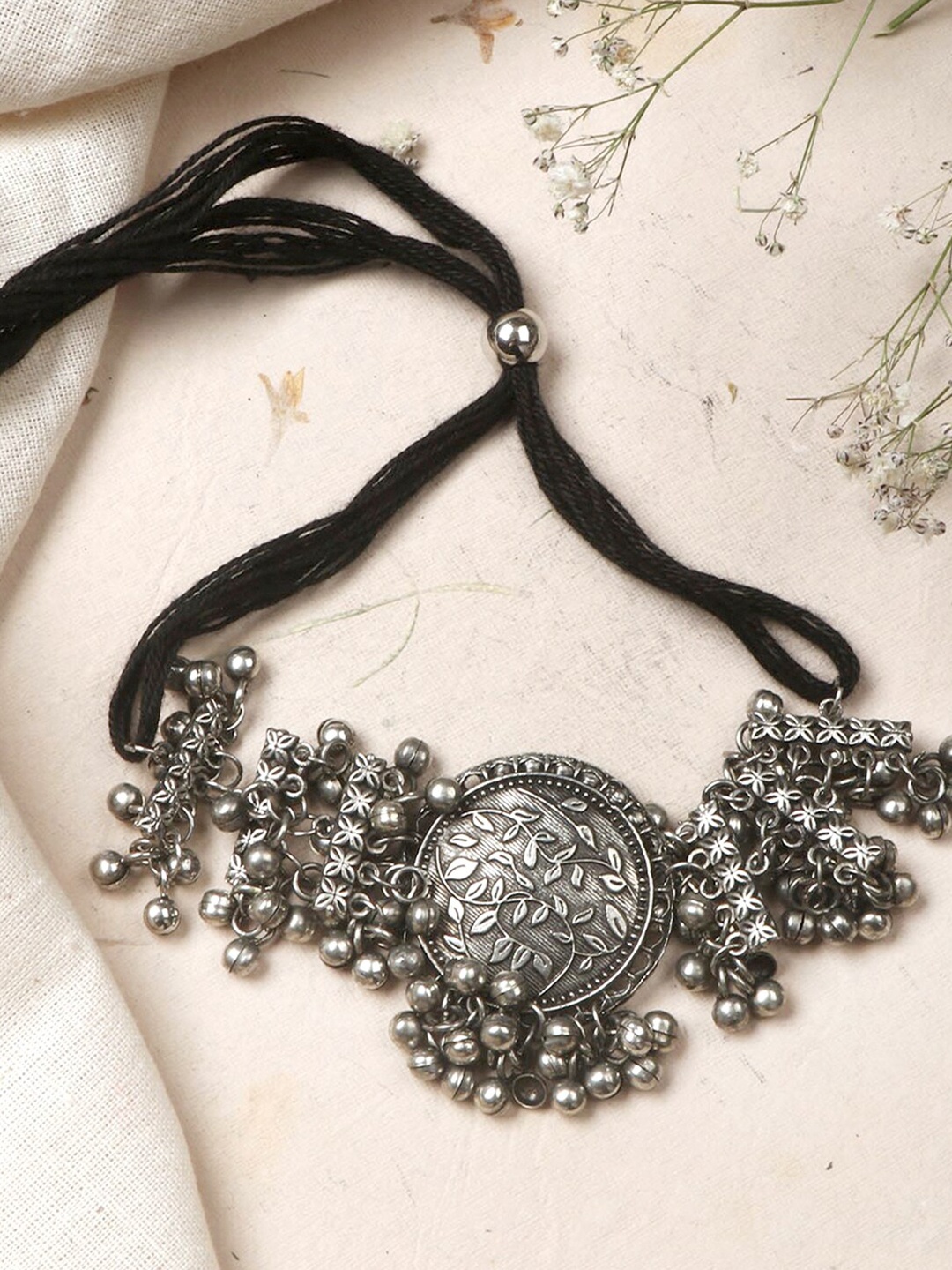 

TEEJH Silver-Toned & Black Oxidised Silver-Plated Choker Necklace