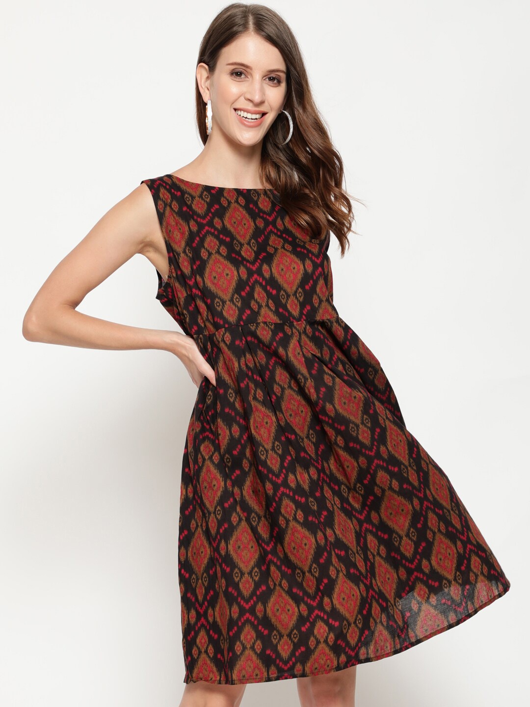 

antaran Black & Brown Ethnic Motifs Pleated Cotton Dress