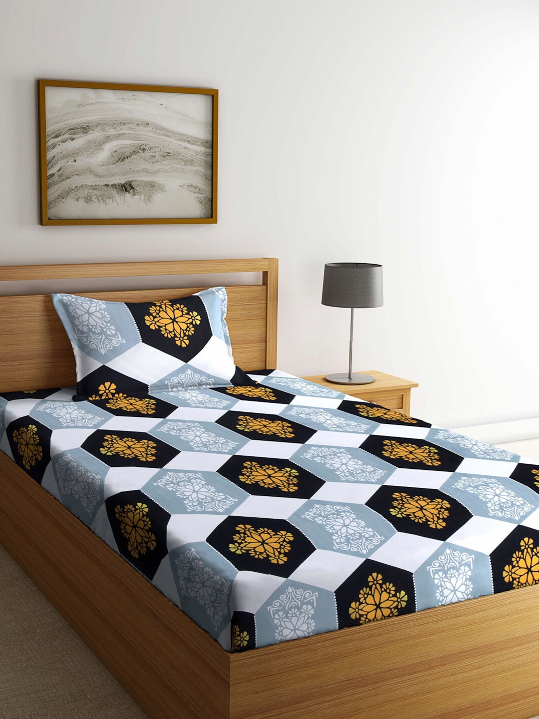 

KLOTTHE Black & White Ethnic Motifs 210 TC Single Bedsheet with 1 Pillow Covers