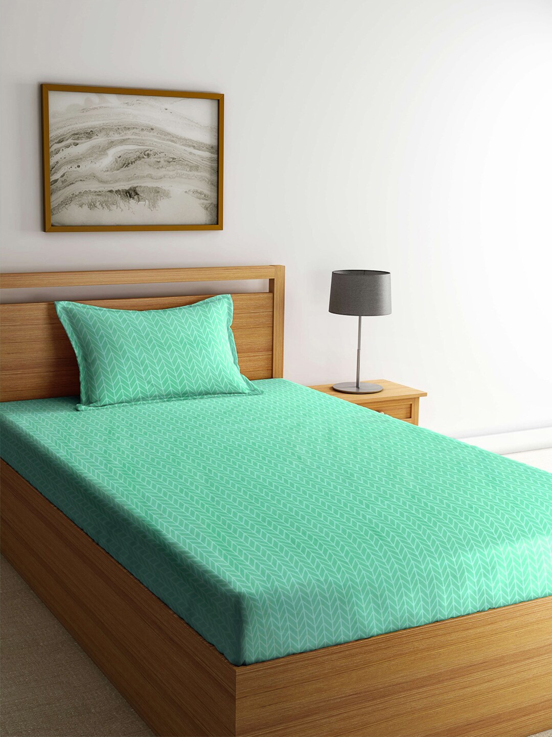 

KLOTTHE Green & White Geometric 210 TC Single Bedsheet with 1 Pillow Covers