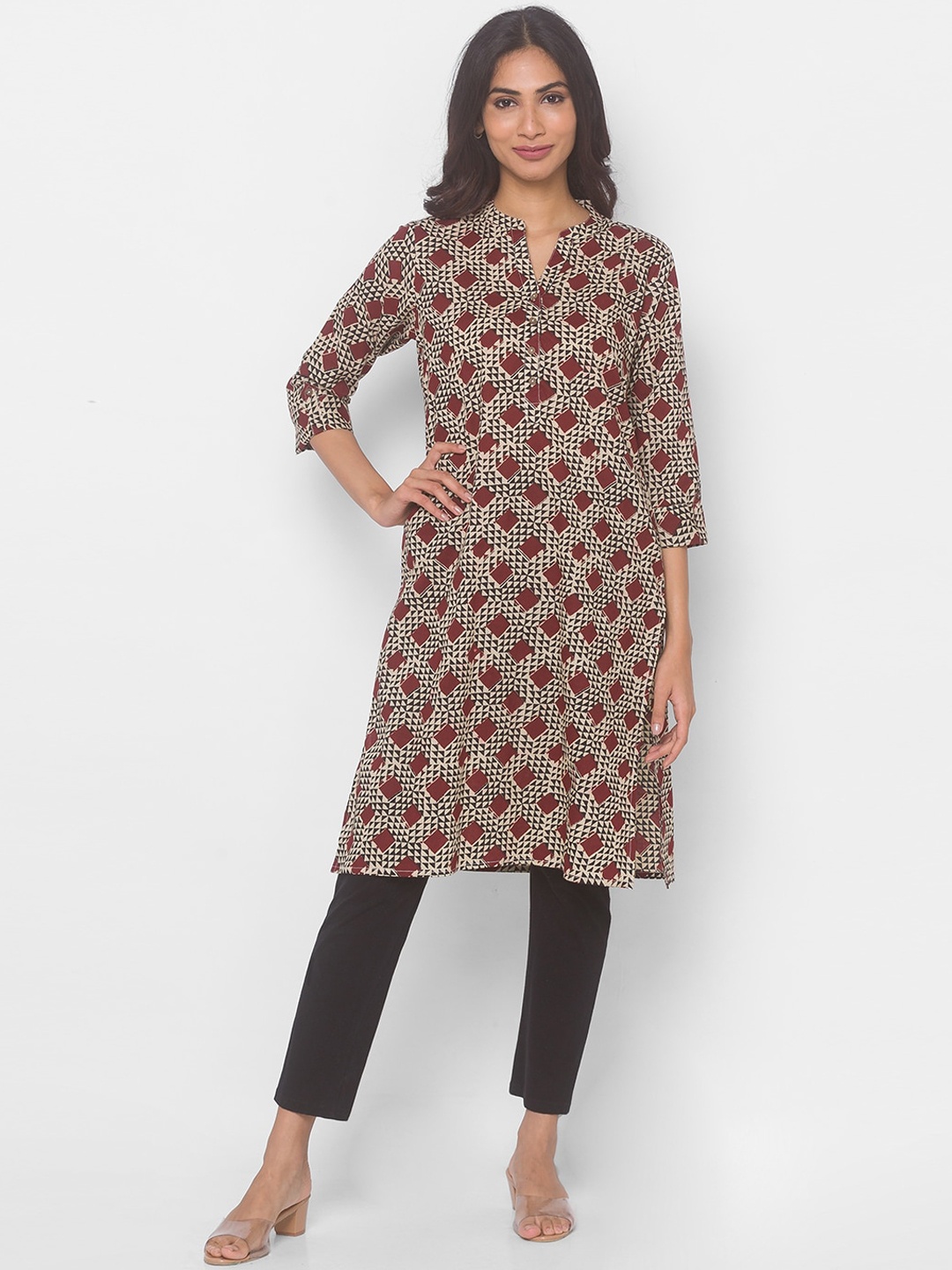 

Globus Women Purple Floral Printed Cold-Shoulder Sleeves Thread Work Kurta