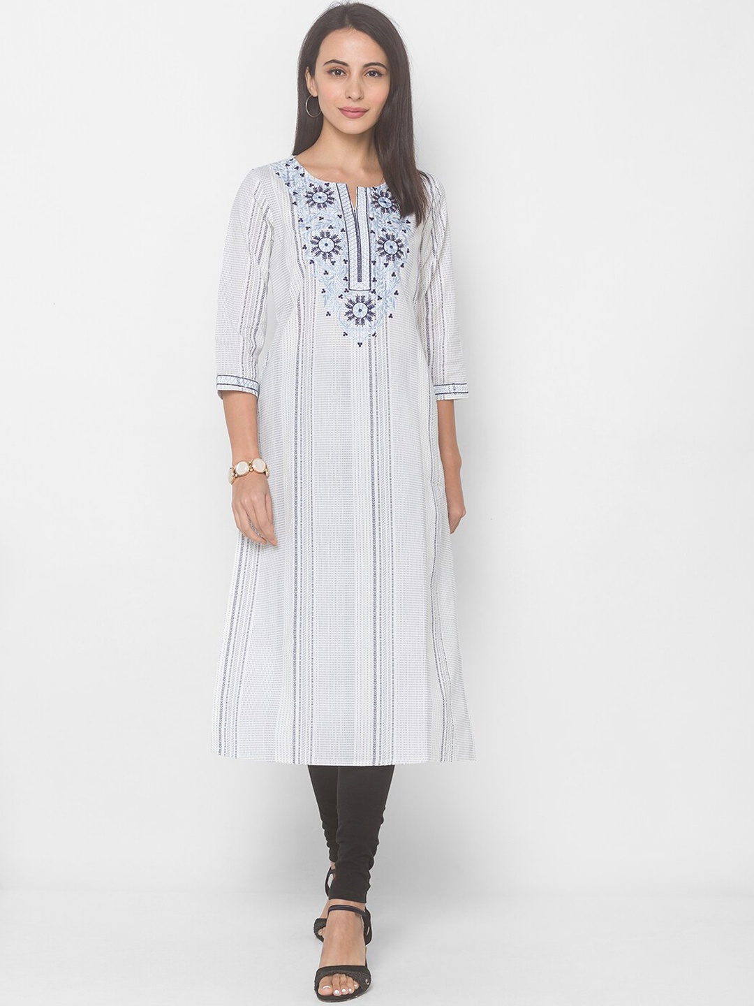 

Globus Women Blue Embroidered Thread Work Kurta