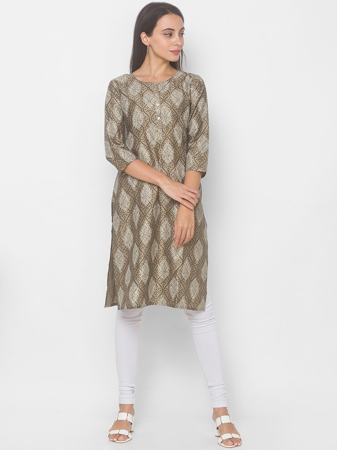 

Globus Women Grey Ethnic Motifs Printed Mirror Work Kurta