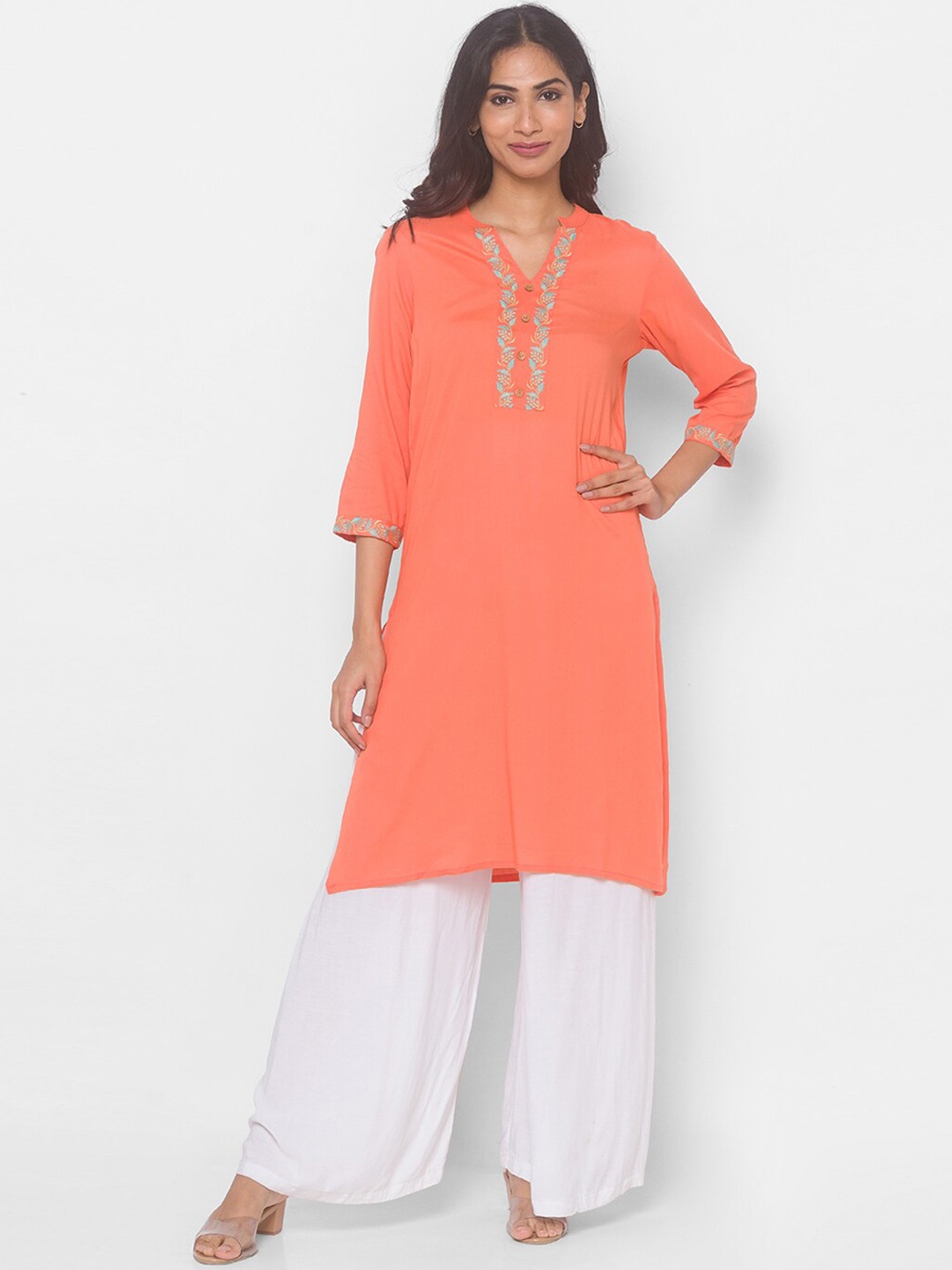 

Globus Women Peach-Coloured Thread Work Kurta