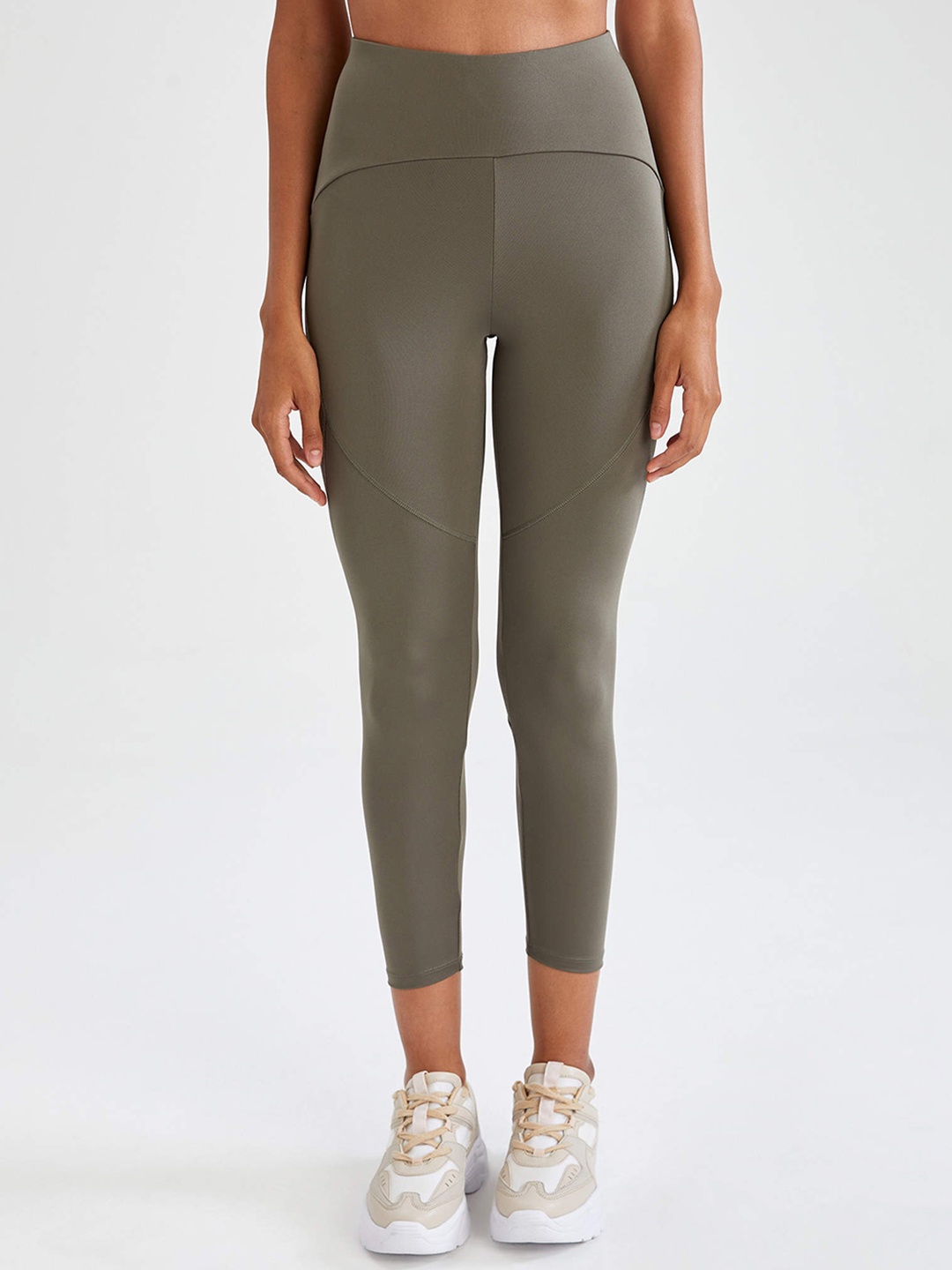 

DeFacto Women Grey Solid Slim Fit Athleisure Knitted Cropped Leggings