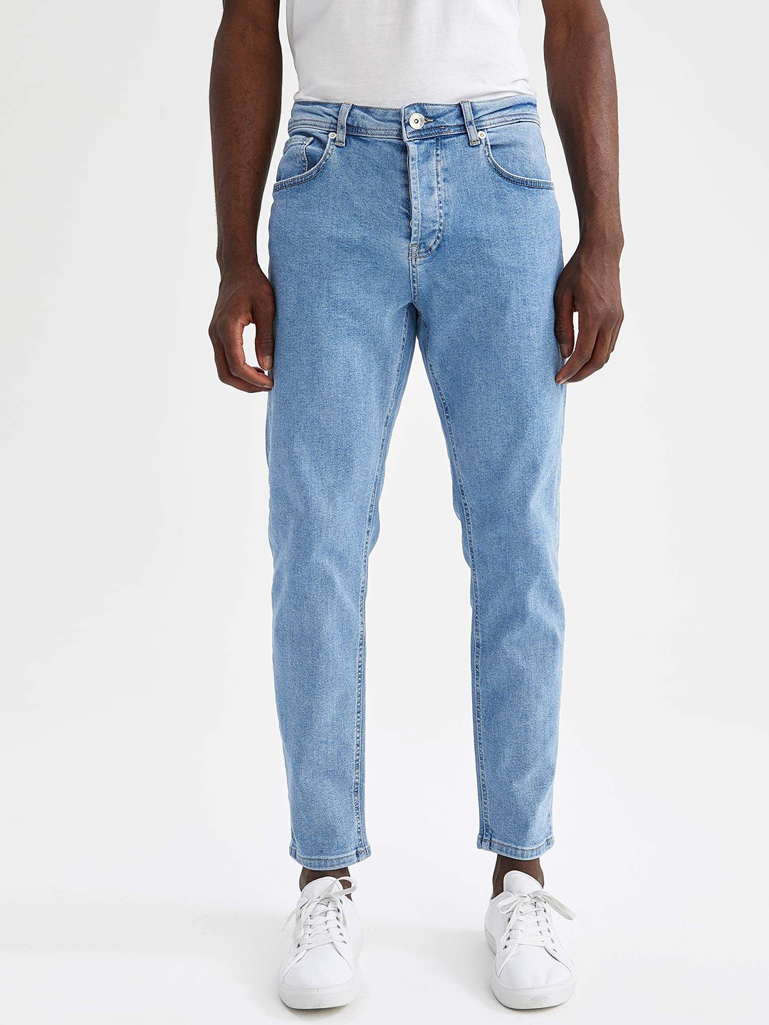 

DeFacto Men Blue Heavy Fade Mid-Rise Stretchable Cropped Jeans
