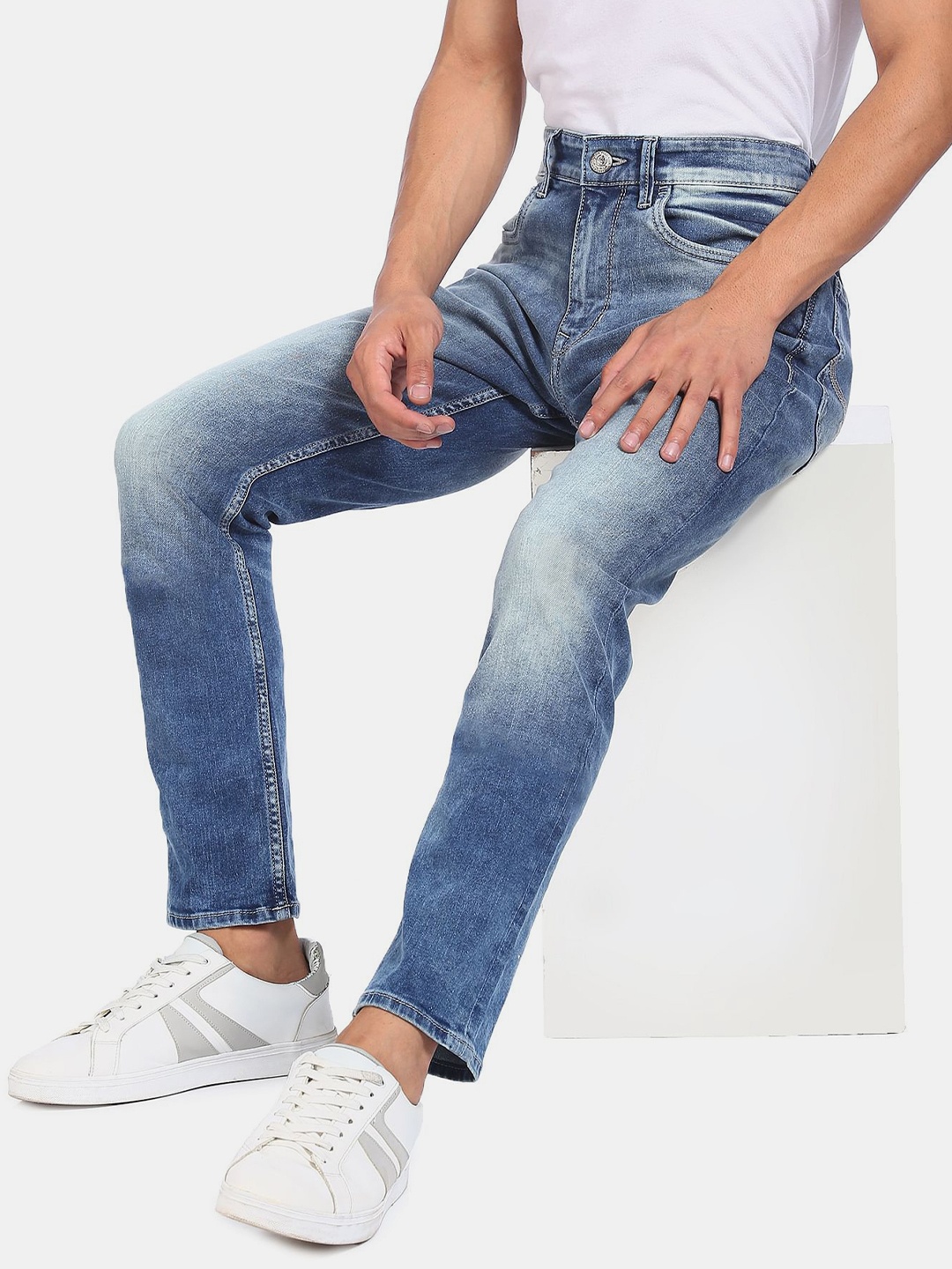 

U.S. Polo Assn. Denim Co. Men Blue Slim Fit Low Distress Heavy Fade Jeans