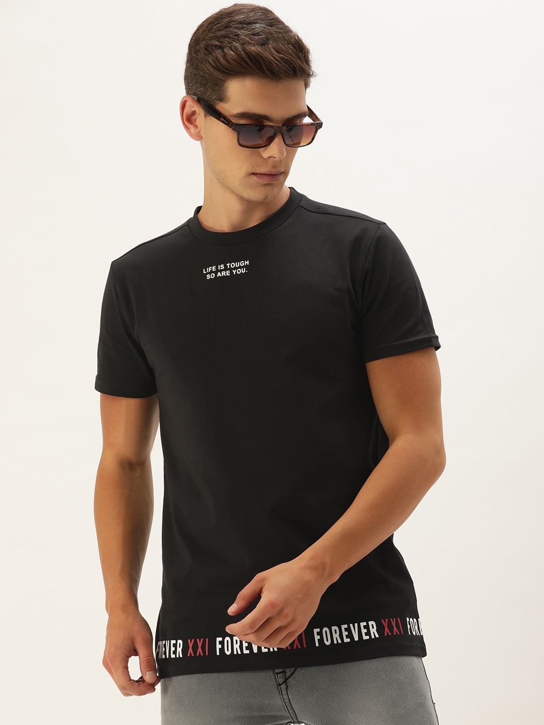 

FOREVER 21 Men Black & White Printed T-shirt