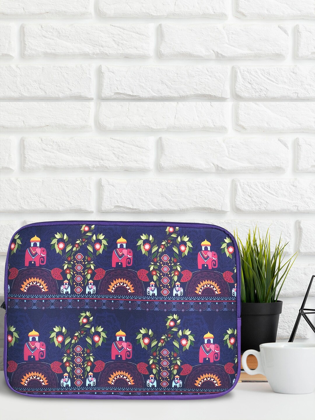 

THREADCURRY Unisex Navy Blue & Pink Printed Laptop Sleeve