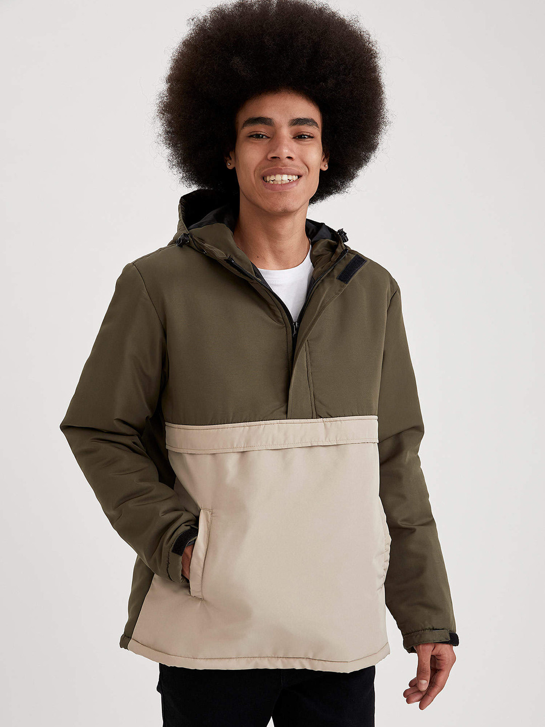 

DeFacto Men Olive Green & Beige Colourblocked Hooded Padded Jacket