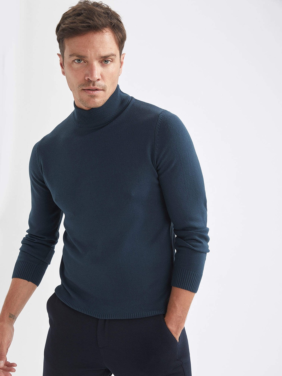 

DeFacto Men Teal Blue Basic SLIM FIT Tricot Pullover