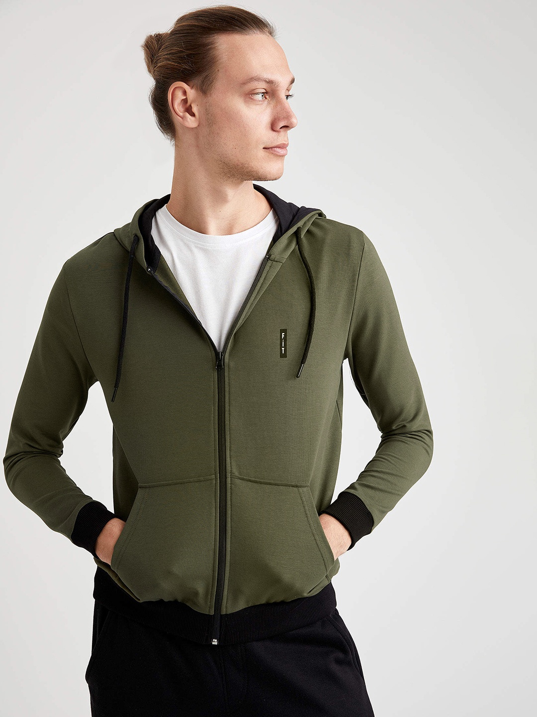 

DeFacto Men Olive Green Solid Slim Fit Hooded Sweatshirt