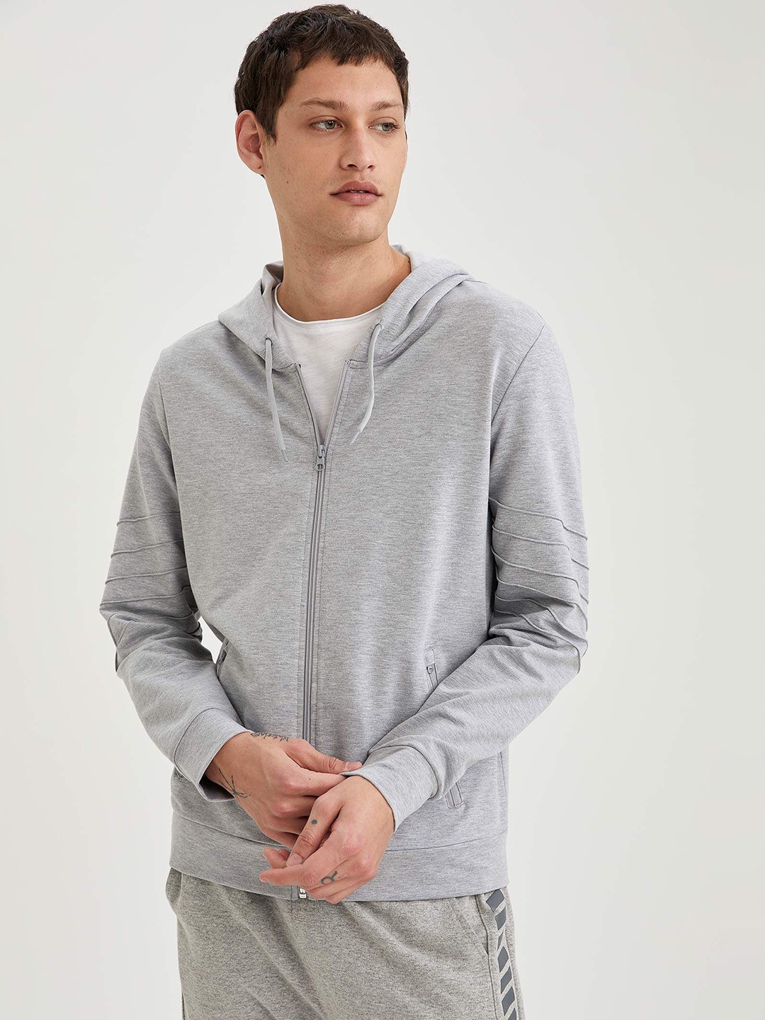 

DeFacto Men Grey Melange Slim Fit Hooded Sweatshirt