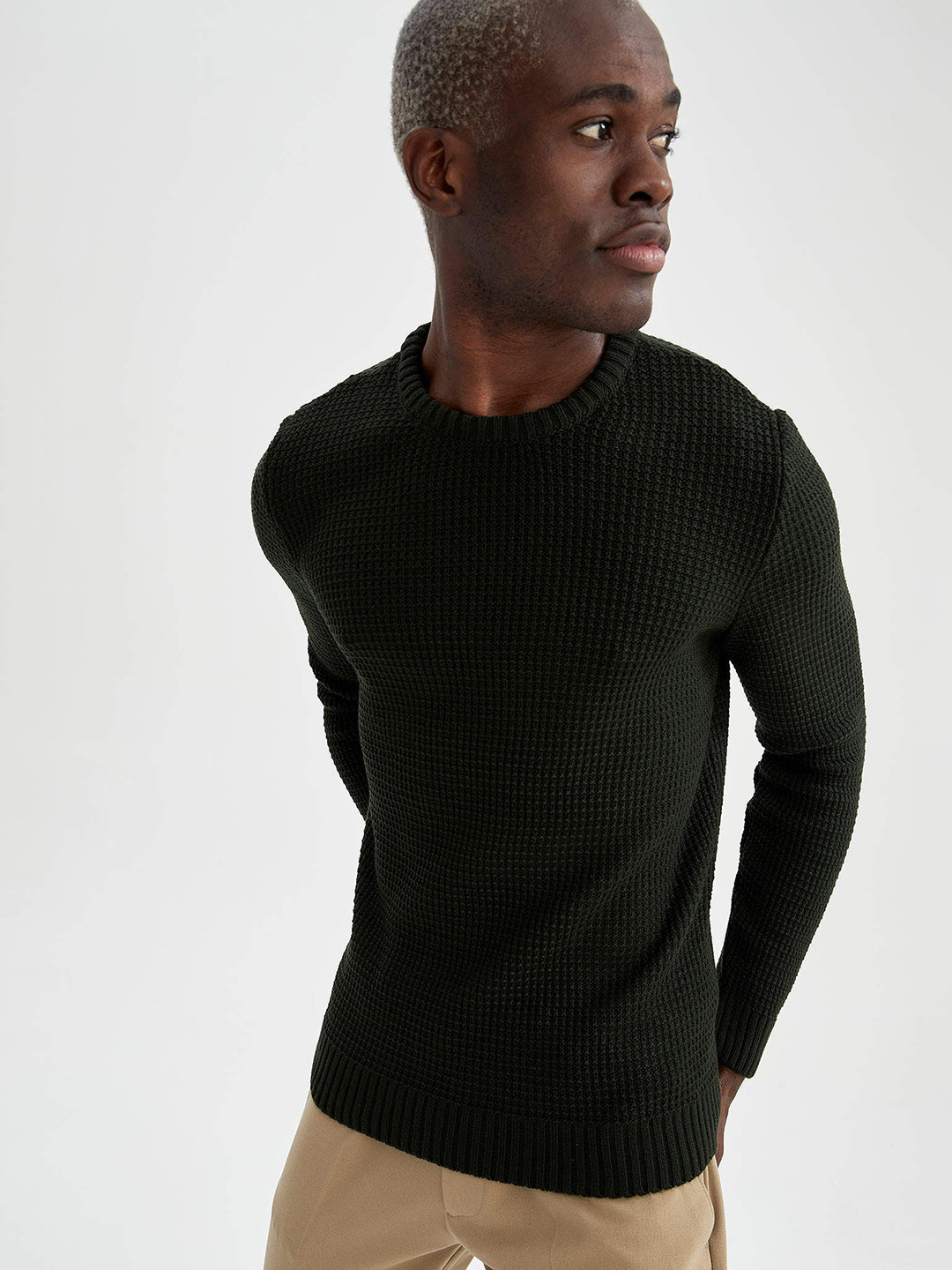 

DeFacto Men Black Slim Fit Pullover