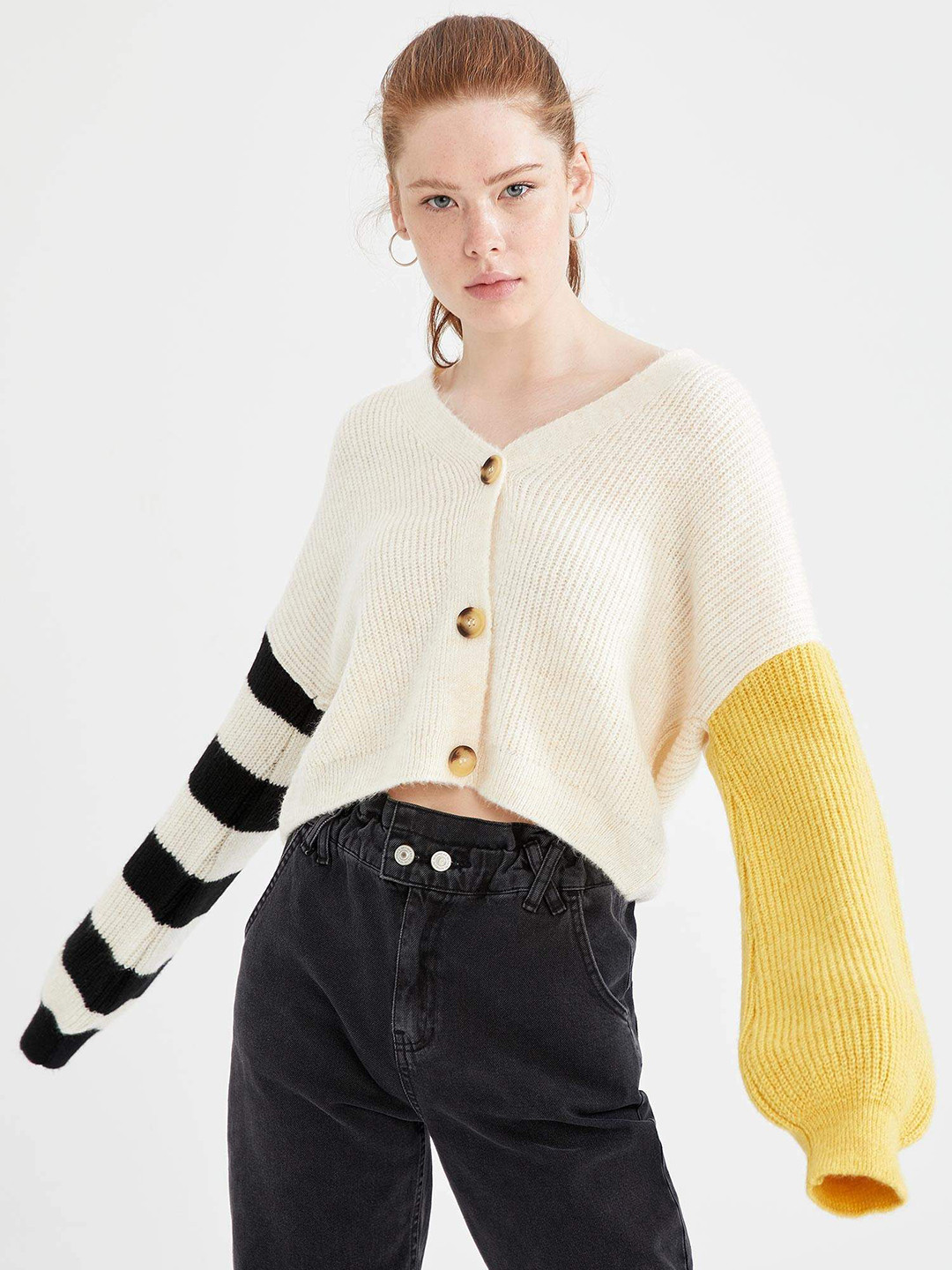 

DeFacto Women Off White & Yellow Colourblocked Ribbed Crop Cardigan