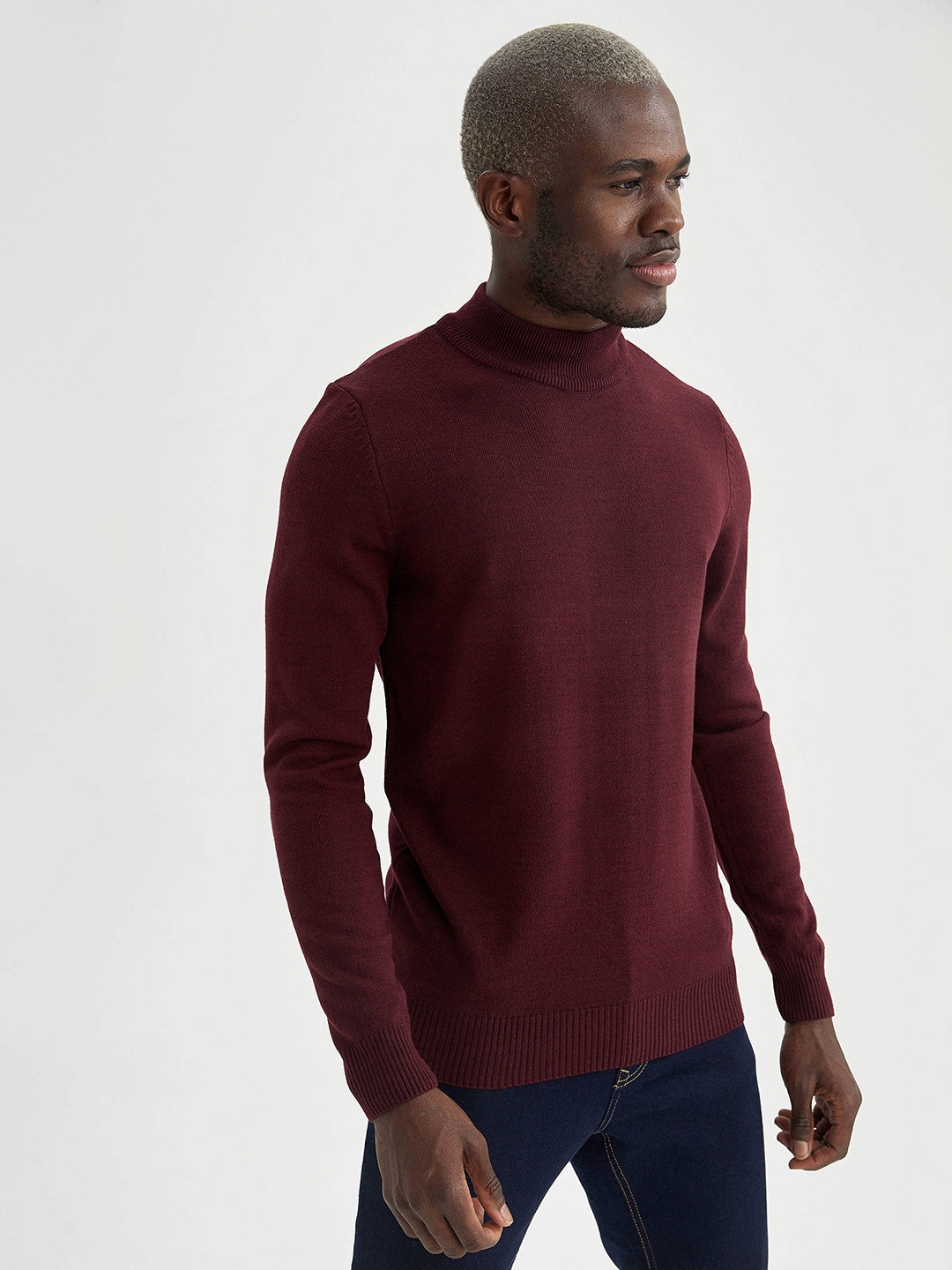 

DeFacto Men Maroon Slim Fit Pullover