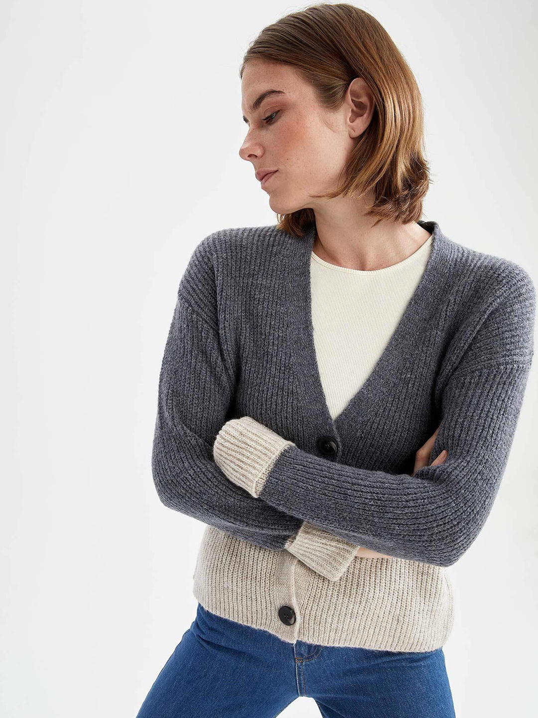 

DeFacto Women Blue & Off White Colourblocked Cardigan