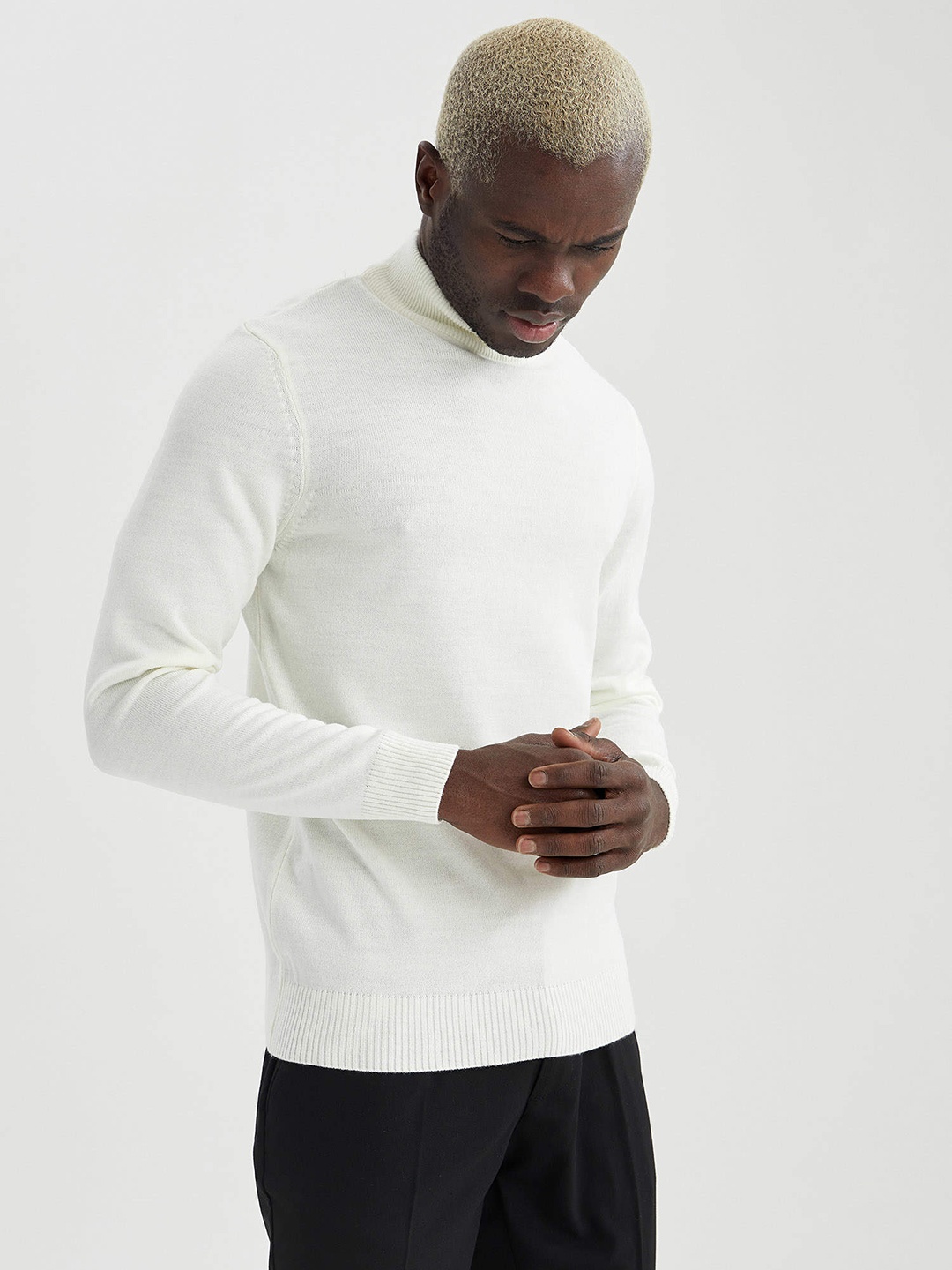 

DeFacto Men White Slim Fit Pullover