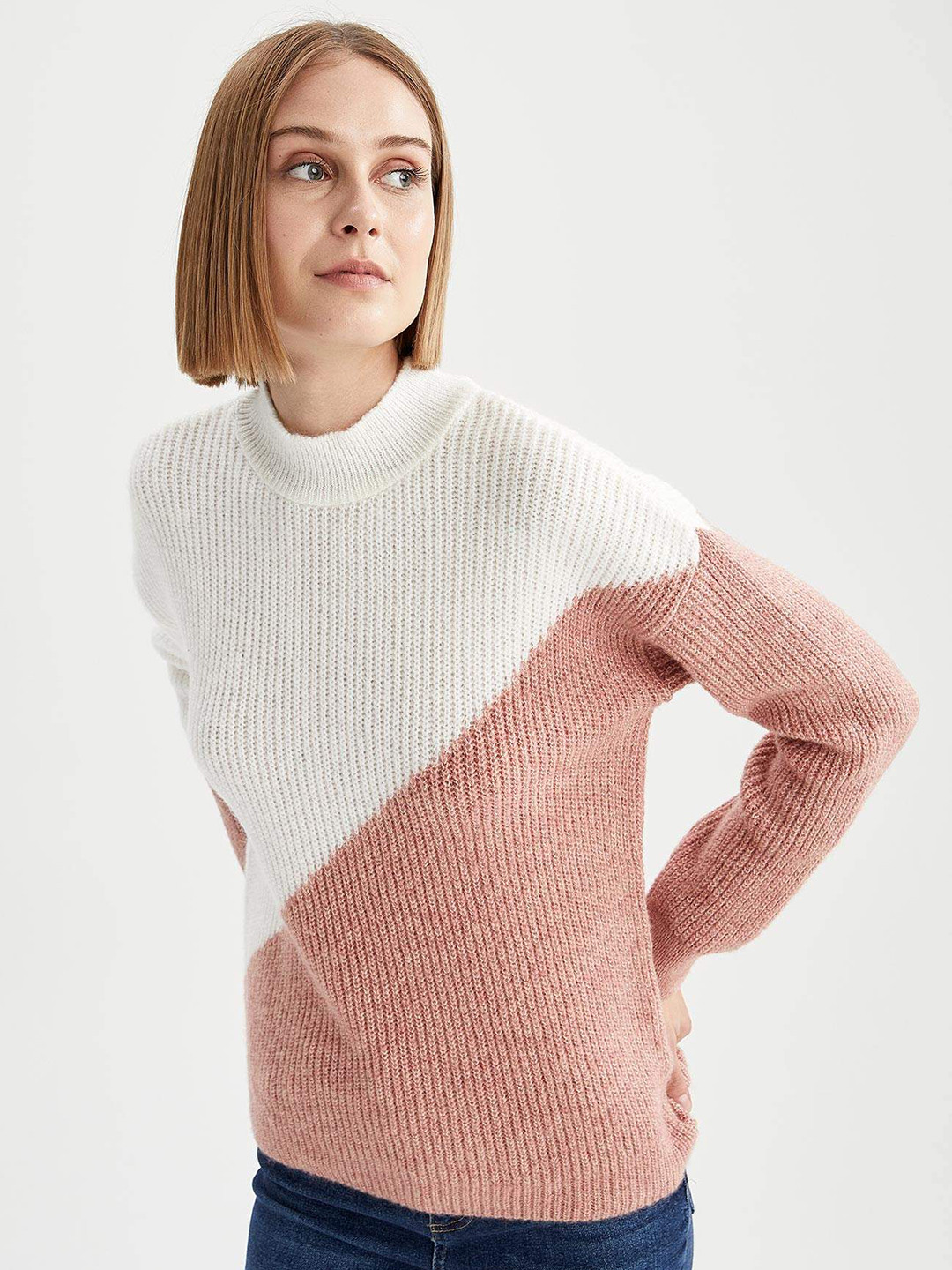 

DeFacto Women White & Nude-Coloured Colourblocked Pullover