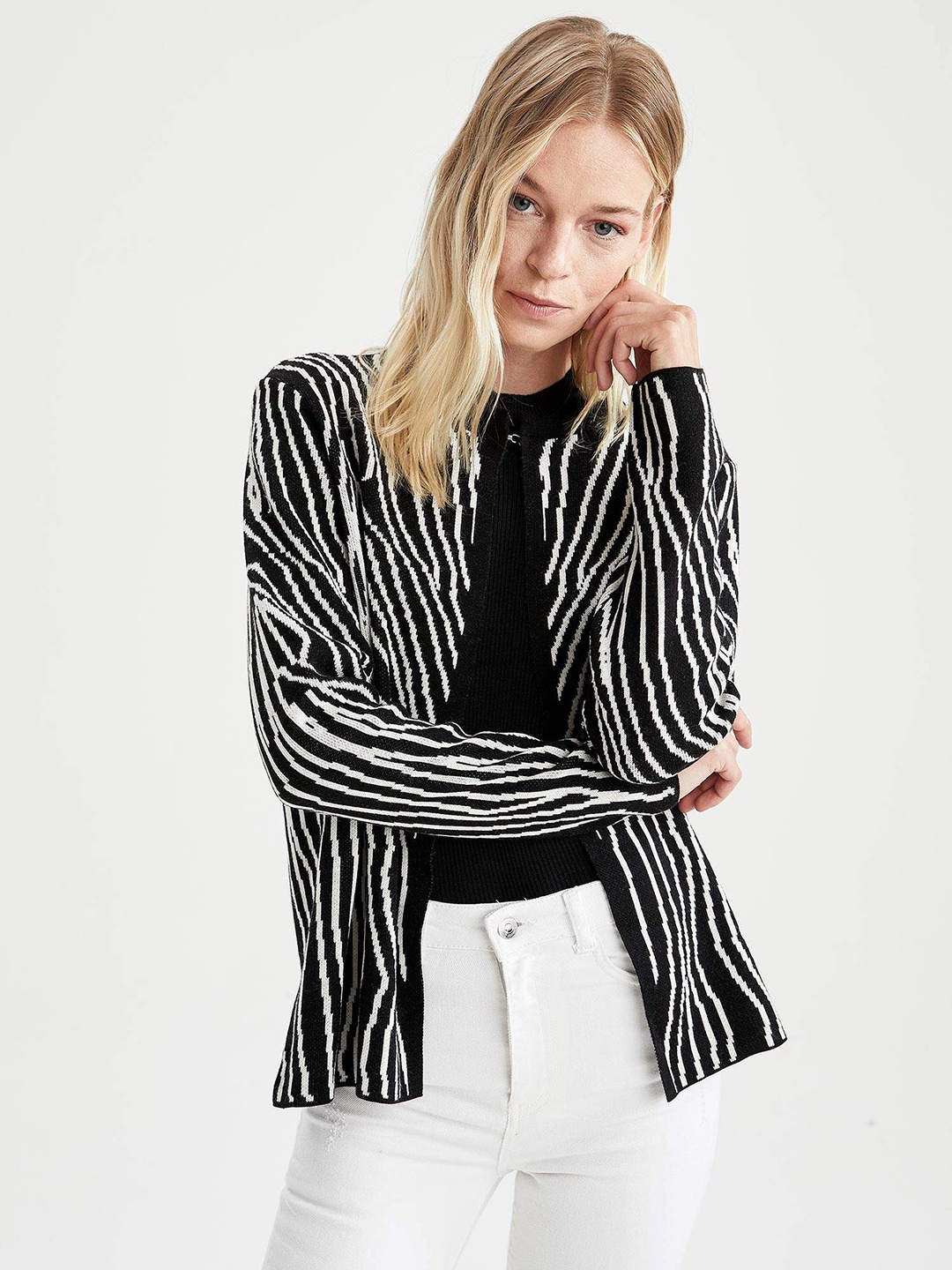 

DeFacto Women Black & White Striped Cardigan