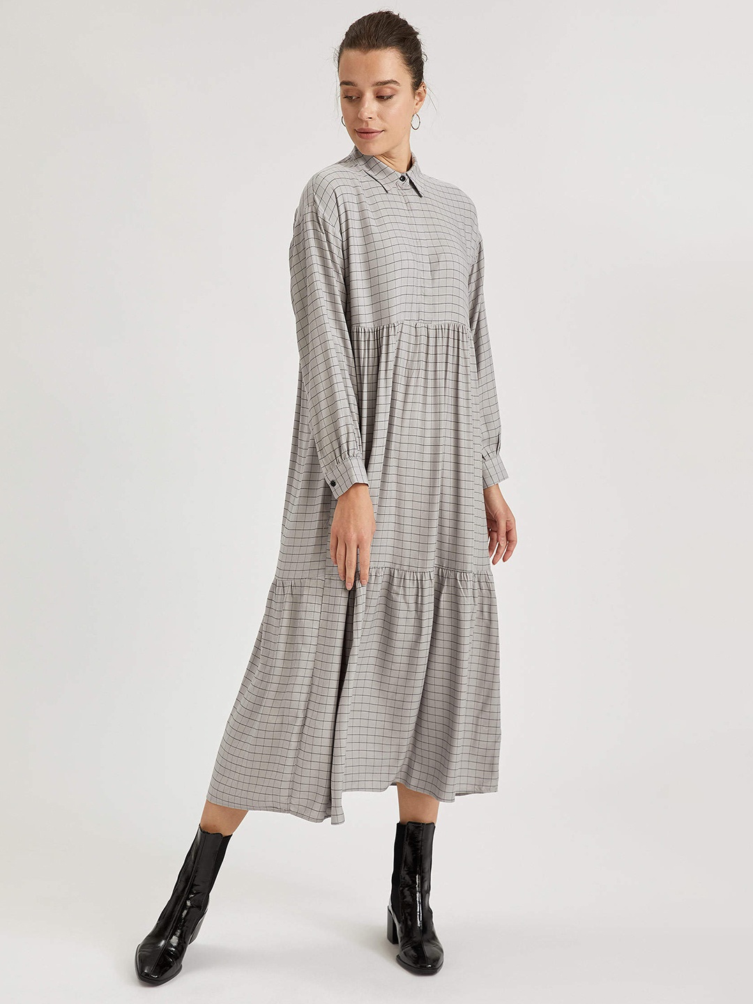 

DeFacto Grey & Black Checked A-Line Midi Dress