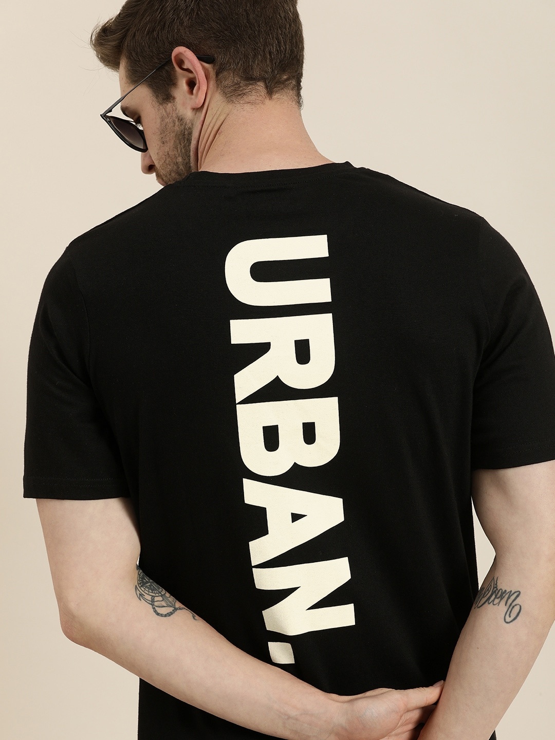 

Moda Rapido Men Black Typography Printed Longline Pure Cotton T-shirt