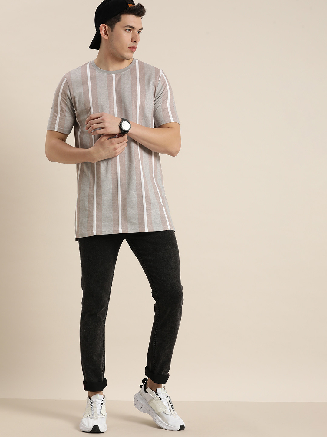 

Moda Rapido Men Grey Melange & White Striped Longline T-shirt