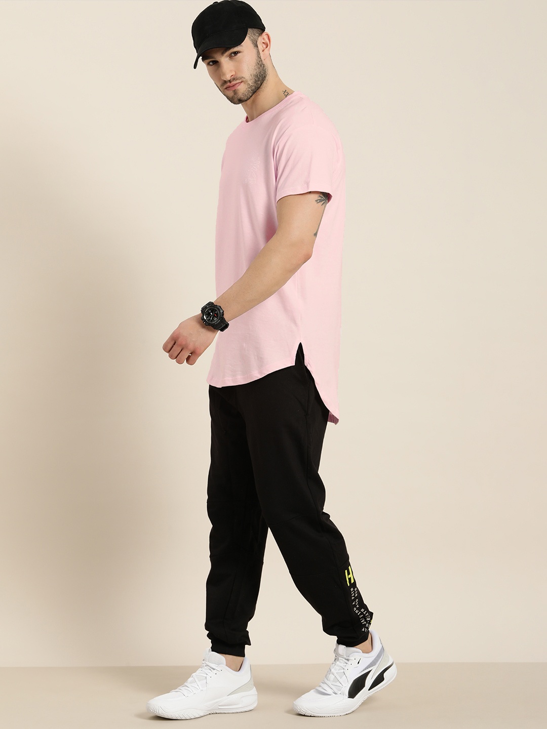 

Moda Rapido Men Pink Solid Round Neck Pure Cotton Longline T-shirt