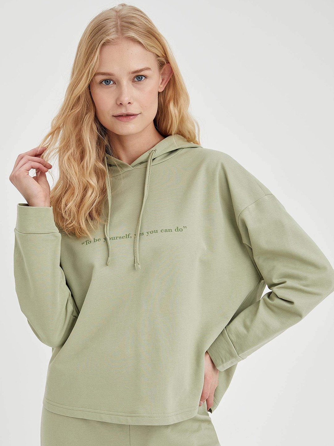 

DeFacto Women Green Pure Cotton Solid Hooded Lounge Sweatshirt with Printed Detail