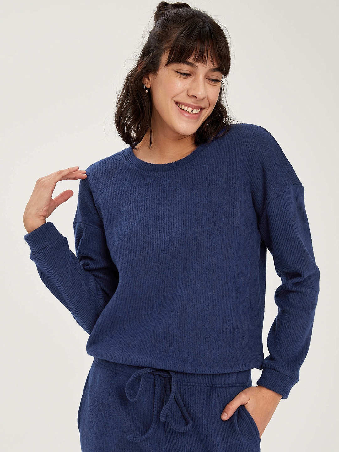 

DeFacto Women Navy Blue Solid Sweatshirt