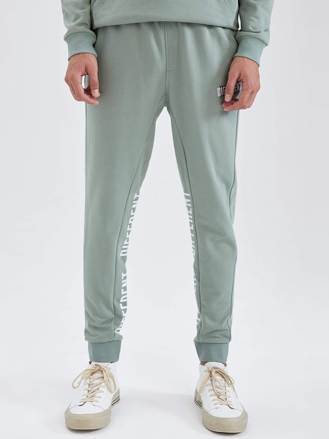 

DeFacto Men Green Sim Fit Joggers