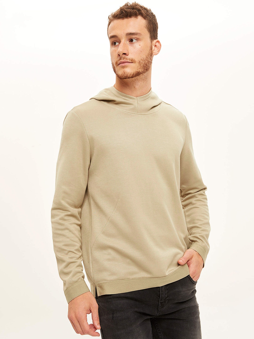 

DeFacto Men Beige Solid Standard Fit Hooded Sweatshirt